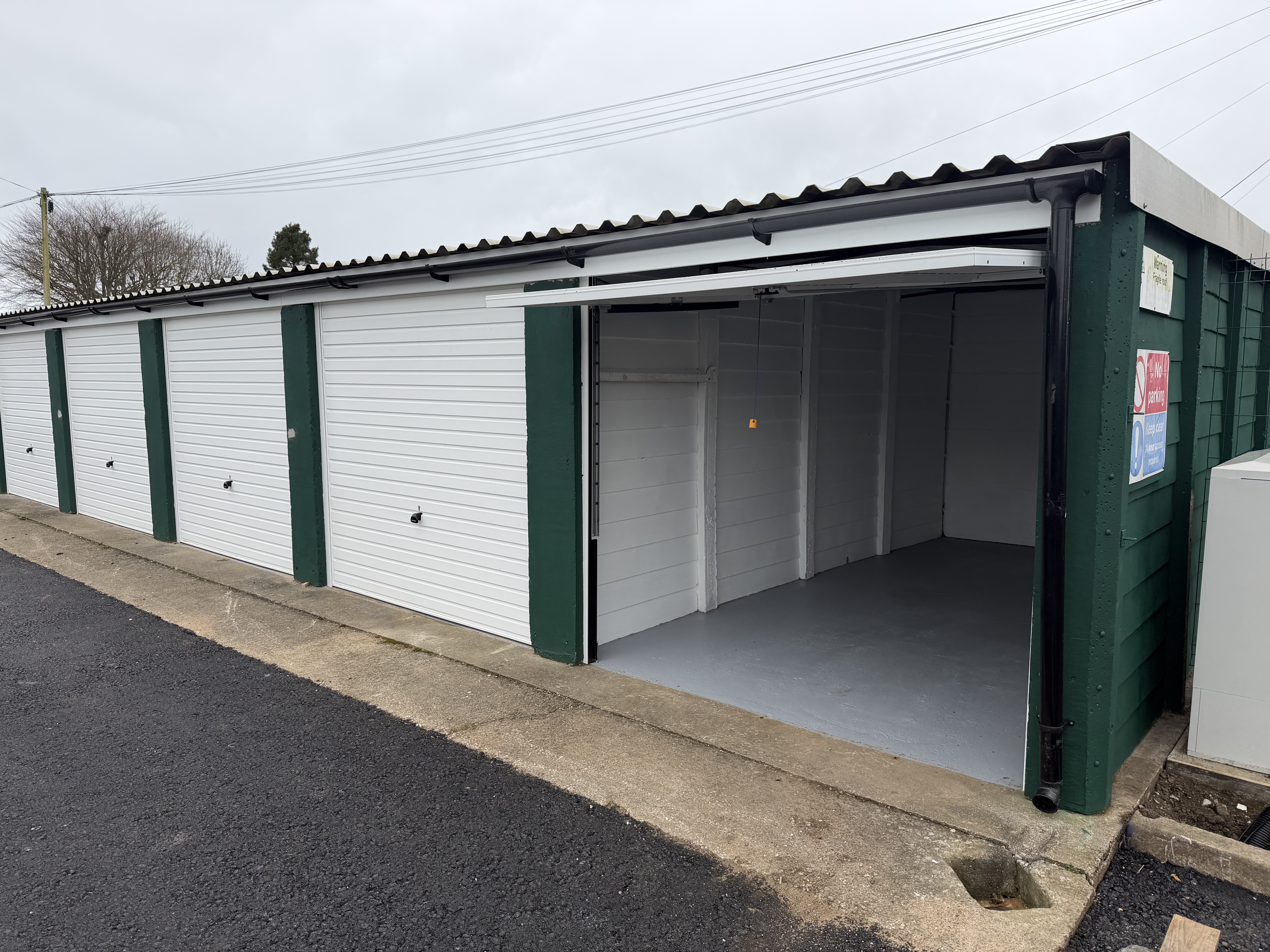 Single garage for rent in Sherborne